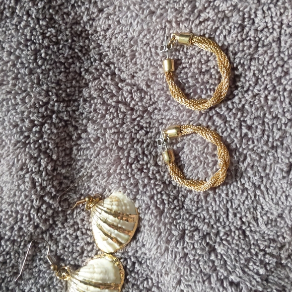 🔥3/$10 Lot of 14 sets of Vintage earrings - Picture 7 of 8